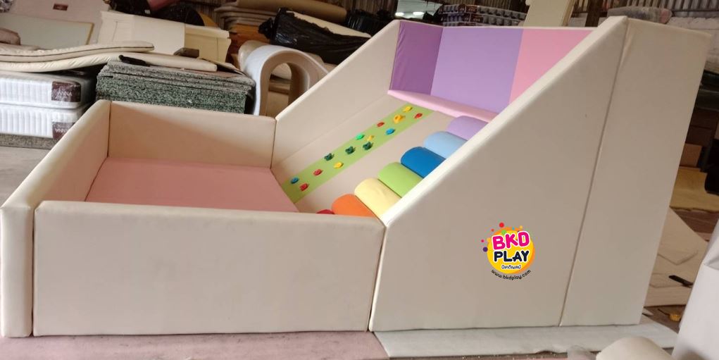 บ้านบอลเด็กปีนป่ายนุ่มนิ่ม แถมลูกบอล 4,000 ลูก, แถมลูกบอล2300ลูก, บ้านบอลโครงไม้บุฟองน้ำหนังนุ่มนิ่ม หนัง soft play, indoor playground ของเล่นเสริมพัฒนาการ รับสั่งทำ บ่อบอล ห้องบอล ตามขนาด softplay, indoor playground kidszone ,สวนสนุกในร่ม ,รับสั่งทำบ่อบอ