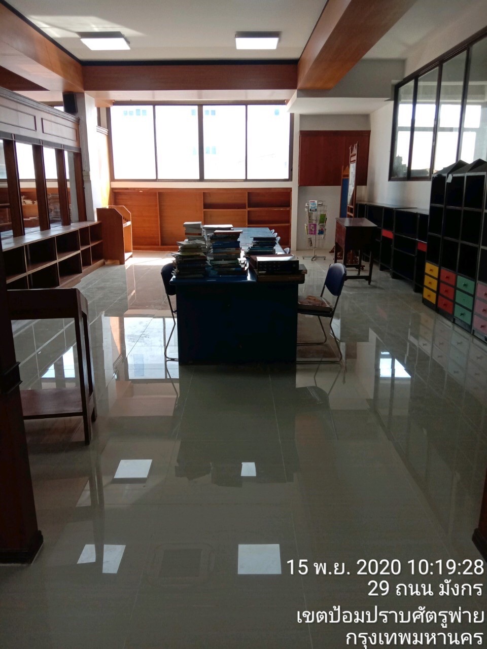 รร.สายปัญญา ปูกระเบื้องพื้น&ติดตั้งกระดานถนอมสายตา