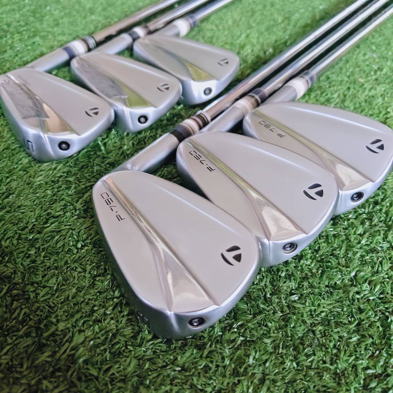 * เหล็ก 8 แตก *⛳ TaylorMade P•790 (2021) Metal Meets Mettle จุดที่โลหะพบกับหัวใจนักสู้ของคุณ