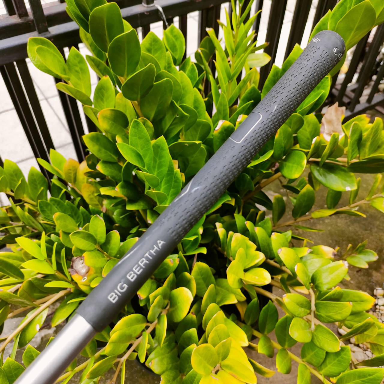 FW9 CALLAWAY STEEL HEAD PLUS ก้าน STEEL HEAD PLUS FLEX R เป็นรุ่นดังยอดนิยม ตีโดนง่าย ฟีลลิ่งไม่เหมือนใคร ตีง่ายกว่าไฮบริดเยอะเลยค่ะ ไม้กอล์ฟพรีเมี่ยมมือสอง ของแท้ By NakaraLuxurious