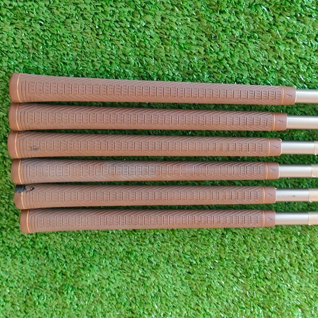 ** ไม้กอล์ฟสำหรับผู้หญิง ** ชุดเหล็ก MARUMAN SOLE MSL71 มีเหล็ก 5-9 เเละ PW ก้าน HECT 2200 FLEX L