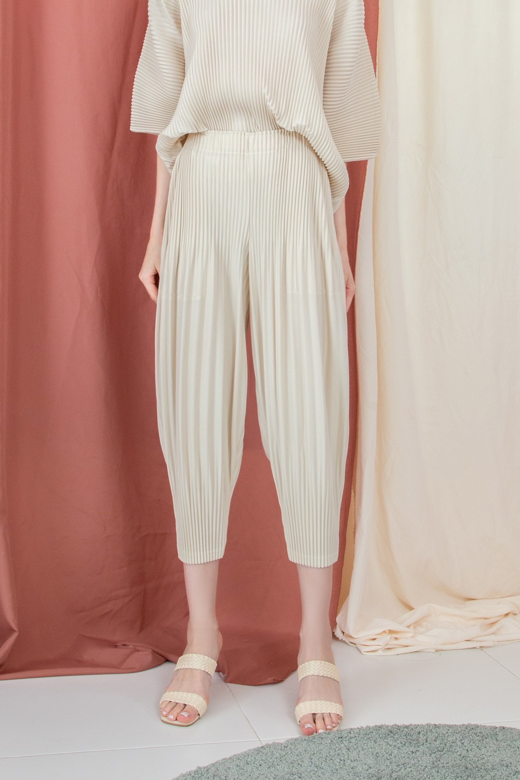 ปรับราคาลง20%!! 2MUAY รุ่น GJO9116 กางเกงพลีทคุณภาพ THICK FUFFY PLEATED PANTS 9สี FREE SIZE