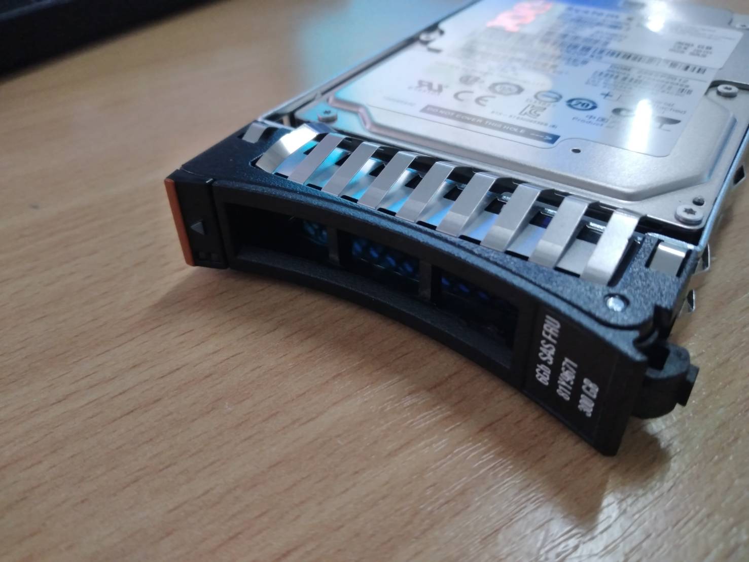 IBM 81Y9670 81Y9671 300GB 15K SAS 6Gbps 2.5" Hard Drive