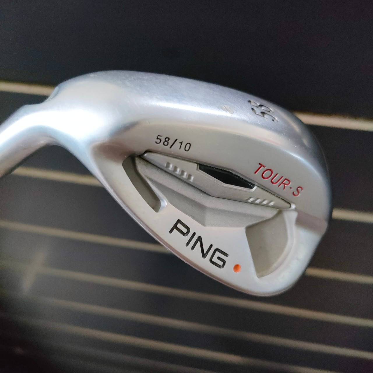 ** ไม้กอล์ฟสำหรับท่านที่ถนัดซ้าย ** WEDGE PING TOUR .S จุดส้ม WEDGE PING ออกแบบพิเศษไม่เหมือนใคร ชิพได้แม่น หนักแน่น ไม้กอล์ฟมือสอง ของแท้ BY NakaraLuxurious