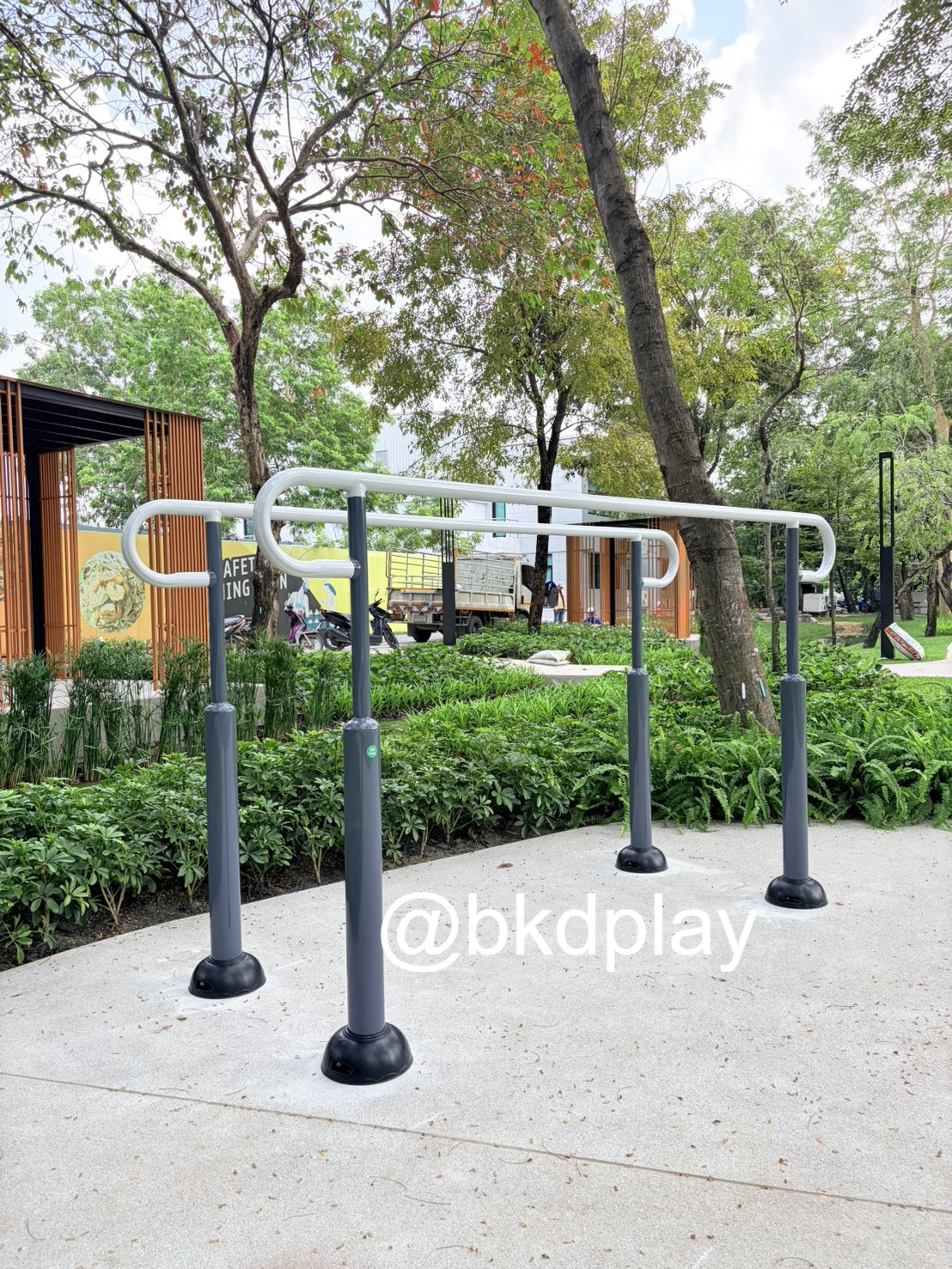 เครื่องออกกำลังกาย กลางแจ้ง ชุดอุปกรณ์ บริหารแขน หัวไหล่ แบบบาร์คู่ ลานกีฬา อเนกประสงค์ สนามกีฬา ผลิตในไทย สั่งทำตามสีที่ต้องการได้