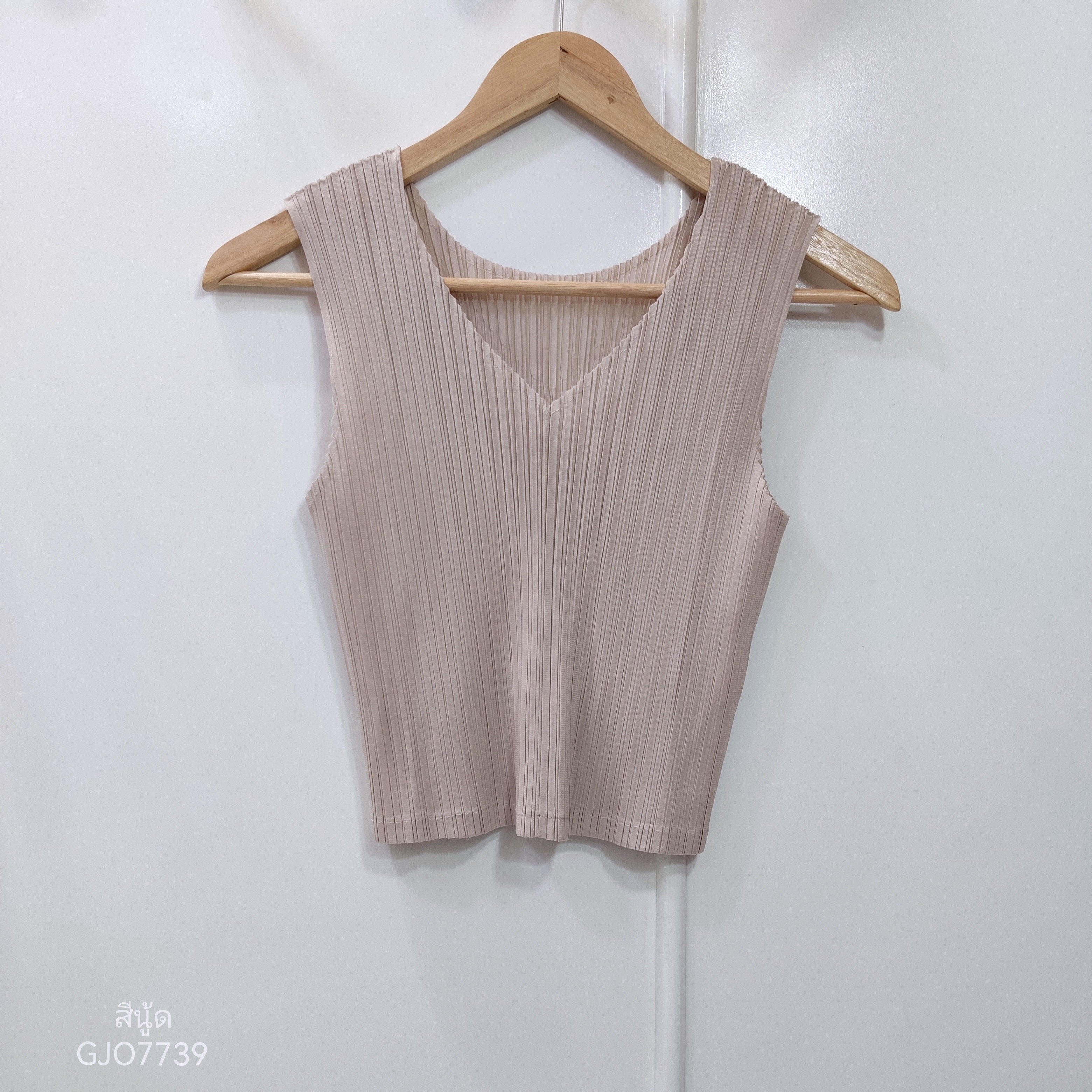 ยาว 16.5นิ้ว 2MUAY BASIC รุ่น GJO7739 SLEEVELESS V NECK CROP PLEATED TOP เสื้ออัดพลีทงานคุณภาพ เสื้อครอป 13สี FREE SIZE