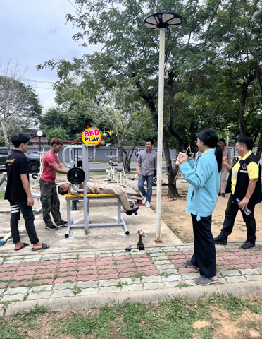 เครื่องออกกำลังกายกลางแจ้งผู้ใหญ่, ชุดอุปกรณ์ บริหารแขน หัวไหล่ หน้าอก แบบนอน ยกน้ำหนัก ลานกีฬาอเนกประสงค์ ,สวนสาธารณะ ,เทศบาล ,หมู่บ้าน ,ผลิตในไทย ,สั่งทำตามสีที่ต้องการได้ ขนาด 100x100x150 ซม.