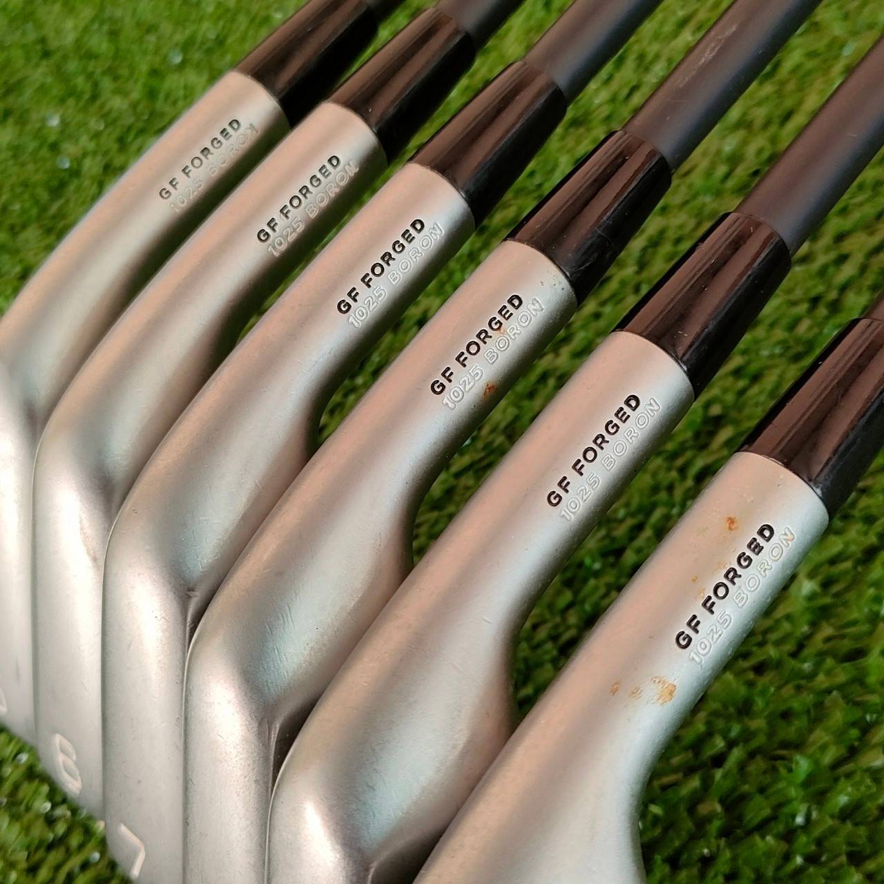 ชุดเหล็ก MIZUNO JPX900 GF FORGED สุดพรีเมี่ยม ทั้งตีง่าย และฟีลลิ่งสุดนุ่ม มีเหล็ก 5 - 9 เเละ PW ก้าน PROJECT X LZ FLEX R ก้านดีมากๆ แค่ก้านทั้งชุดก็คุ้มแล้ว