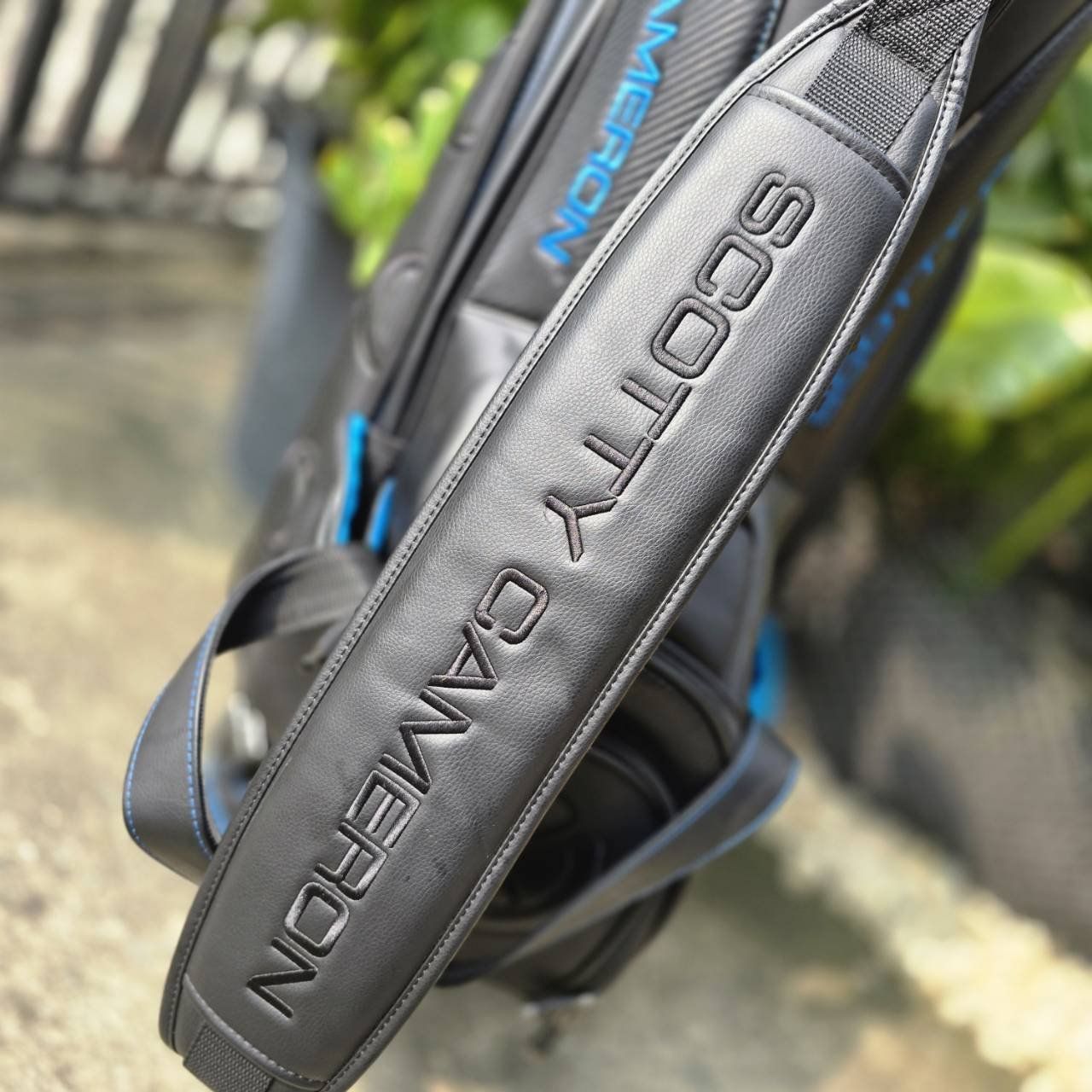 ถุงกอล์ฟ SCOTTY CAMERON TOUR ONLY BACK IN BLACK STAFF BAG RARE TITLEIST CIRCLE T 2019 ของแท้ มือสอง สภาพสวยเดิมตามภาพ หายากมากค่ะ