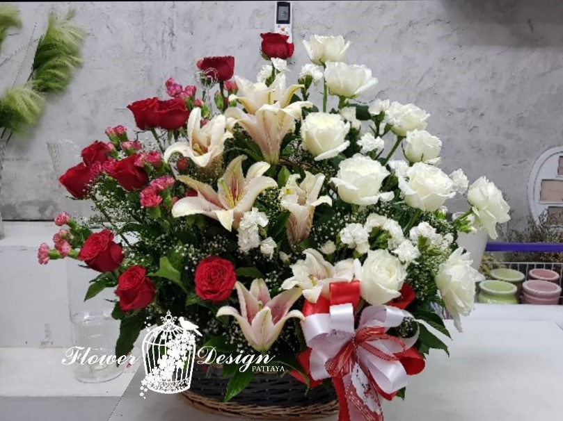 FDB-3002 กระเช้าดอกไม้สด....โทนขาว-แดง