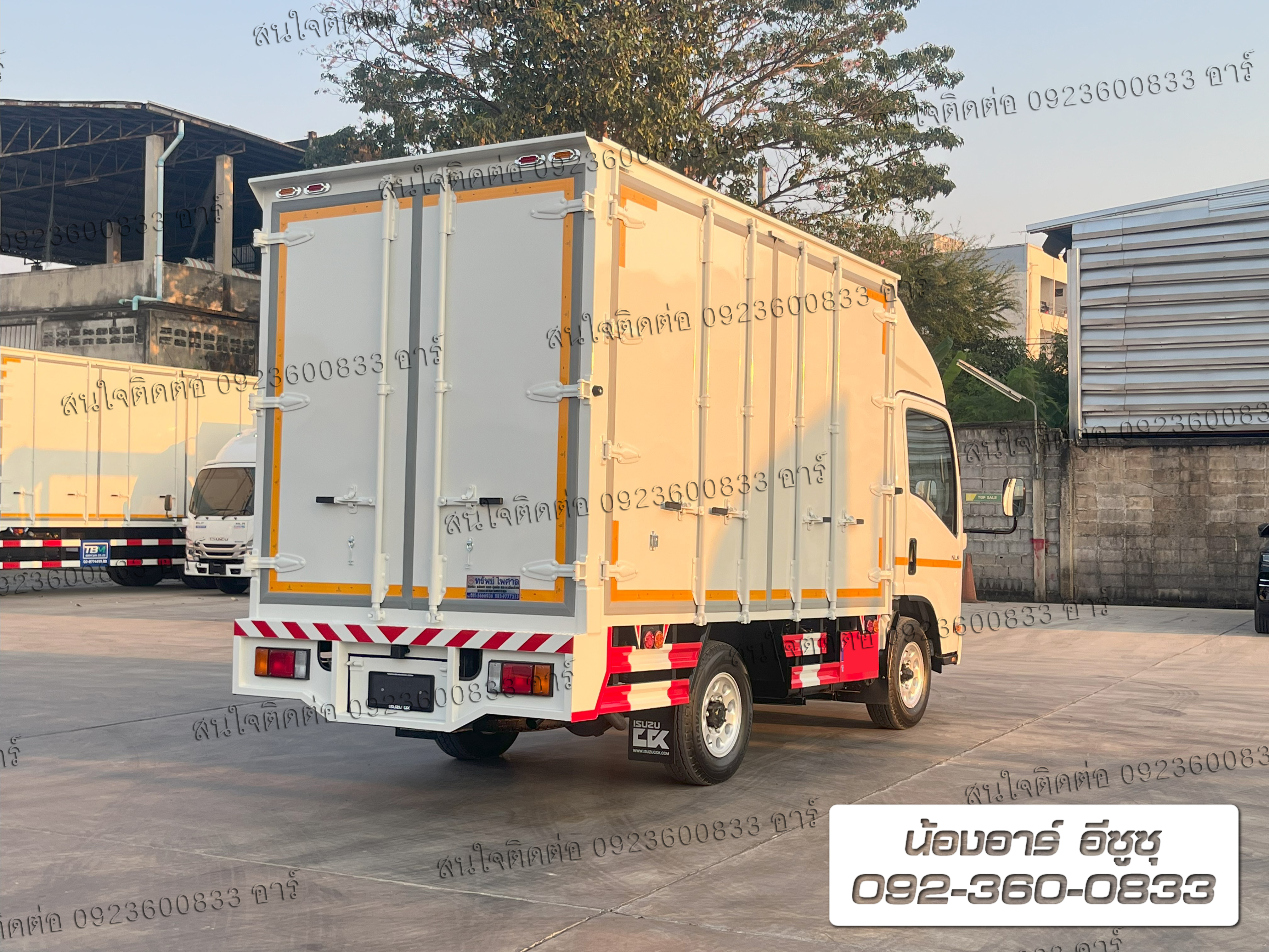 4 ล้อ ISUZU NLR Euro5 Max ตู้ 6 บาน เปิดรอบคัน