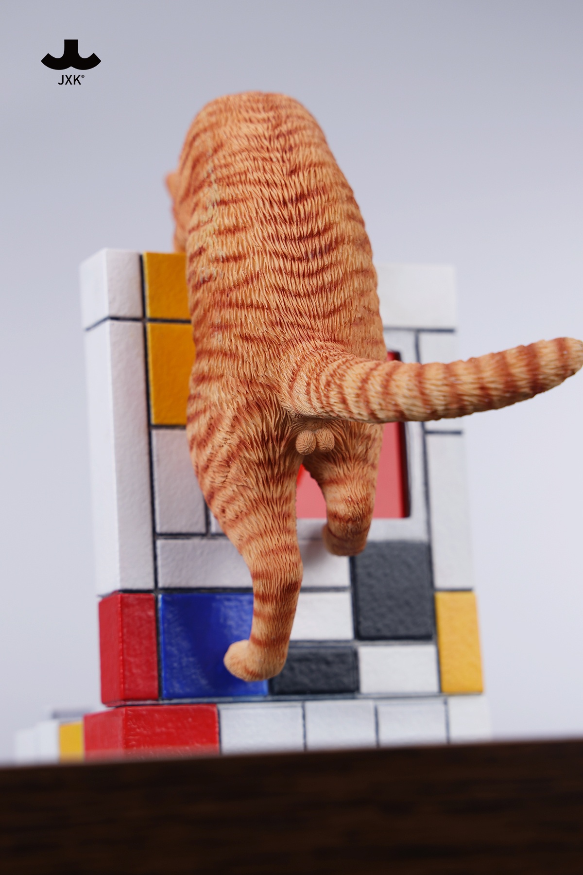 [สั่งจอง]JXK 1/6 : Mondrian Wall-Climbing Cat Statue