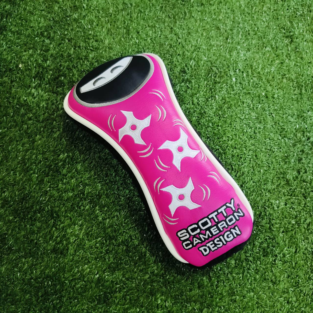 COVER SCOTTY CAMERON WASABI PINK เป็น COVER ใส่ HYBRID มือสอง ของแท้ หายาก ราคาปกติแพงสุดๆ สภาพสวยมากค่ะ