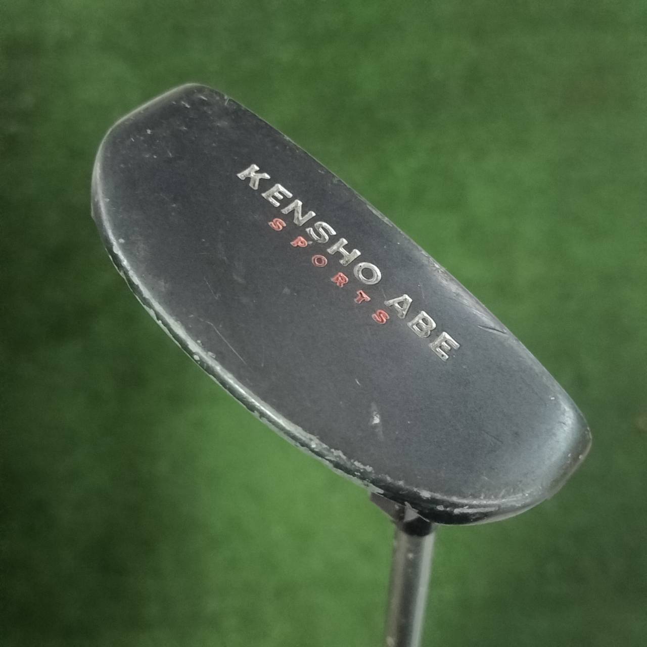 PUTTER KENSHO ABE SPORTS 33 นิ้ว ทรงมอลเล็ต ชดเชยความผิดพลาดได้สูงมากค่ะ ไม้กอล์ฟมือสอง
