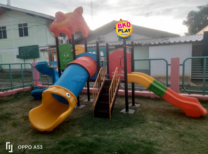 เครื่องเล่นสนามกลางแจ้ง-ในร่ม, ชุดปลาดาวหรรษา สนามเด็กเล่น ,เครื่องเล่นสนามกลางแจ้งในร่มราคาถูก, เครื่องเล่นสนามปฐมวัย, playground, outdoorplayground ครุภัณฑ์สนามเด็กเล่น, สพฐ,โครงการโรงเรียนประชารัฐ