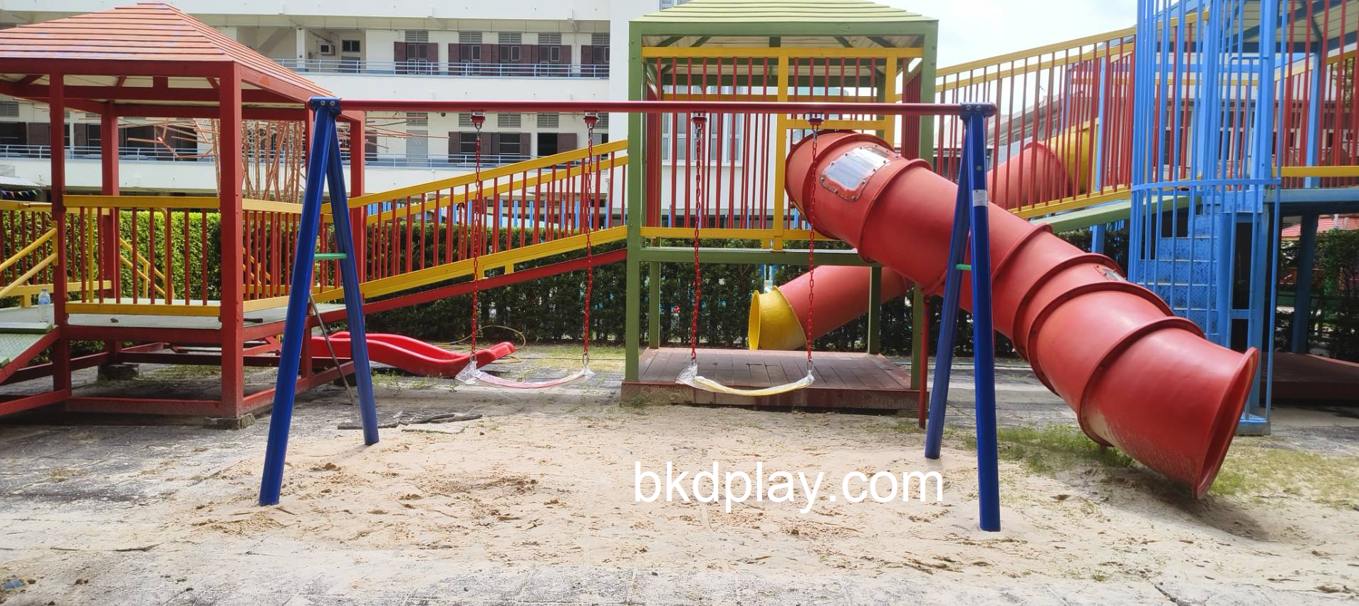 เครื่องเล่นสนามกลางแจ้ง เครื่องเล่นสนามเหล็ก ชุดชิงช้า 2 ที่นั่ง สินค้าผลิตในไทย มีมอก. สั่งทำสีตามต้องการได้