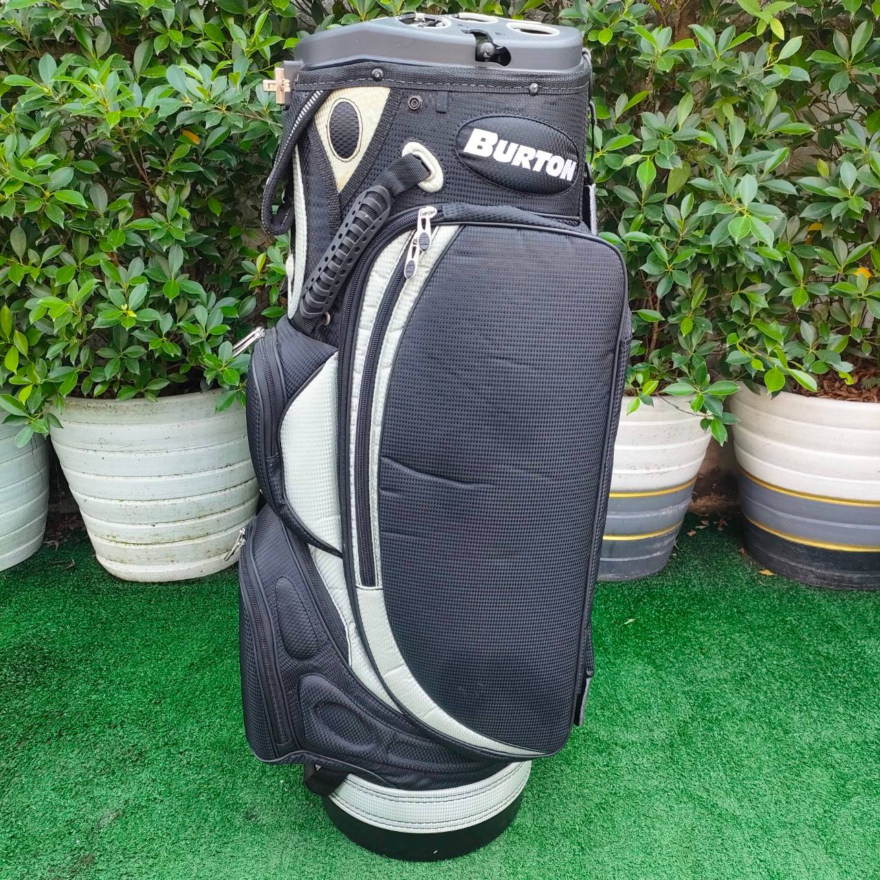 ❤️🔥❤️🔥❤️🔥ลดล้างสต๊อค❤️🔥❤️🔥❤️🔥 ** ถุงกอล์ฟ ของใหม่มือหนึ่ง ตำหนิ ทีช่องเสียบไม้กอล์ฟ มีภาพให้ชมครับ *** . ถุงกอล์ฟ BURTON Club - Lok