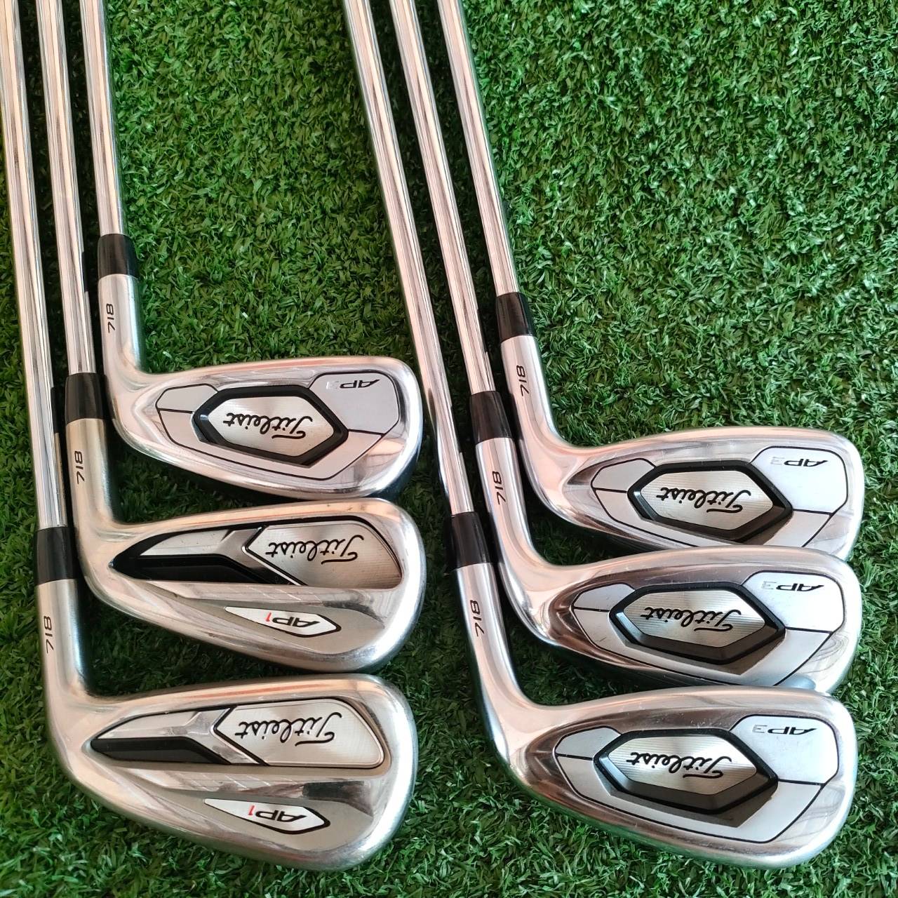 ชุดเหล็ก TITLEIST ก้าน PROJECT X 5.5 ทั้งชุด กริพ IOMIC ทั้งชุด!! เป็นชุดที่รวมกันหลาย AP เพื่อความตีง่ายและคม ในเหล็กยาว มาจนถึงเหล็กสั้น ฟิตติ้งก้านเดียวกันหมด สวิงเวทเดียวกันหมดทั้งชุด!! ไม้กอล์ฟมือสอง ของแท้ BY NakaraLuxurious