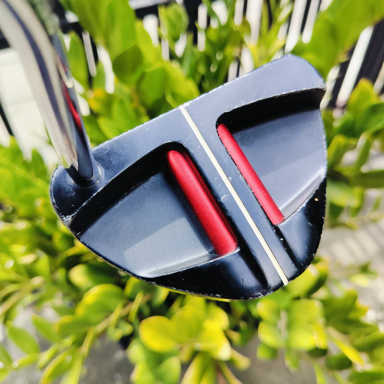 PUTTER TAYLORMADE ROSSA ตัว MONZA ความยาว 34 นิ้ว รูปทรงสามเหลี่ยม ดึง CG ไว้ลึก ทำให้ออกสโตรคได้ตรงขึ้น ไม้กอล์ฟพรีเมี่ยมญี่ปุ่นมือสอง By NakaraLuxurious