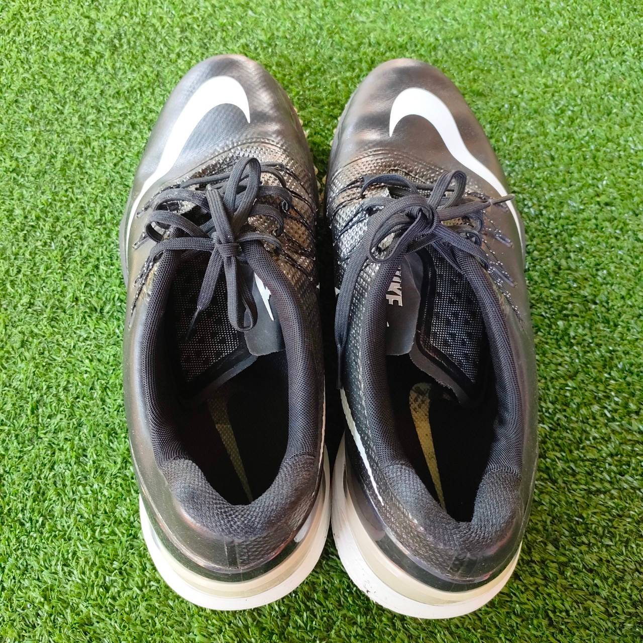 รองเท้ากอล์ฟ NIKE LUNARLON ขนาดไชส์ US12 UK11 EUR 40 ปุ่มเปลี่ยนได้ เบา นุ่ม ไม้กอล์ฟพรีเมี่ยมมือสอง By NakaraLuxurious