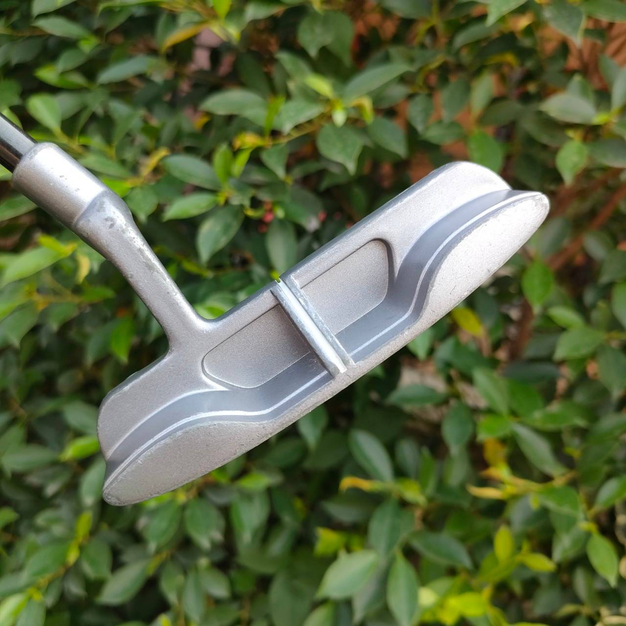 PUTTER T2GWS ALIGNMENT SYSTEM 767 ความยาว 35 นิ้ว ก้าน PRECISION ด้านหลังตัวเล็งนูนขึ้นมา เล็งง่ายมาก น่าพัตต์มาก