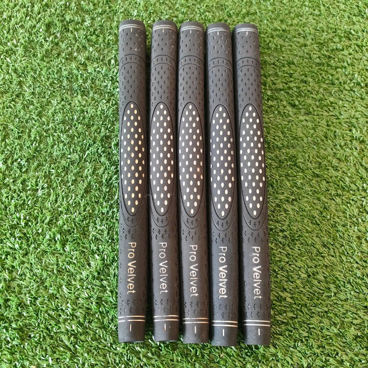 GRIP PUTTER PRO VELVET ของใหม่!! เหนียว นุ่ม หนึบ ออกแบบลวดลายให้เข้ากับ วงสวิง ไม่หลุดมือ!! มือหนึ่ง ของแท้ BY NakaraLuxurious