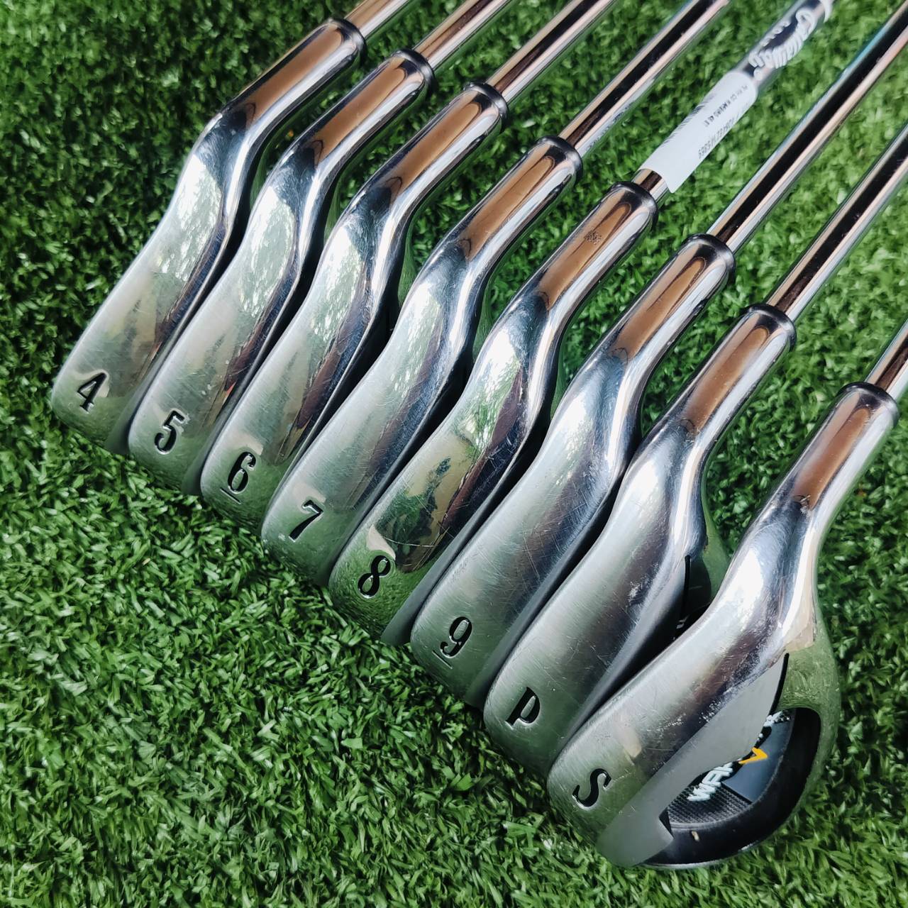 ชุดเหล็ก Callaway WAR BIRD ก้าน UNI FLEX สภาพสวยมาก สติ๊กเกอร์ที่ก้านครบ เดิมๆเลยค่ะ ตีง่ายอย่างมาก และช่วยให้ตีตรง ชดเชยความผิดพลาดสูงสุด ระยะดีมาก ไม้กอล์ฟพรีเมี่ยมมือสอง ของแท้ By NakaraLuxurious