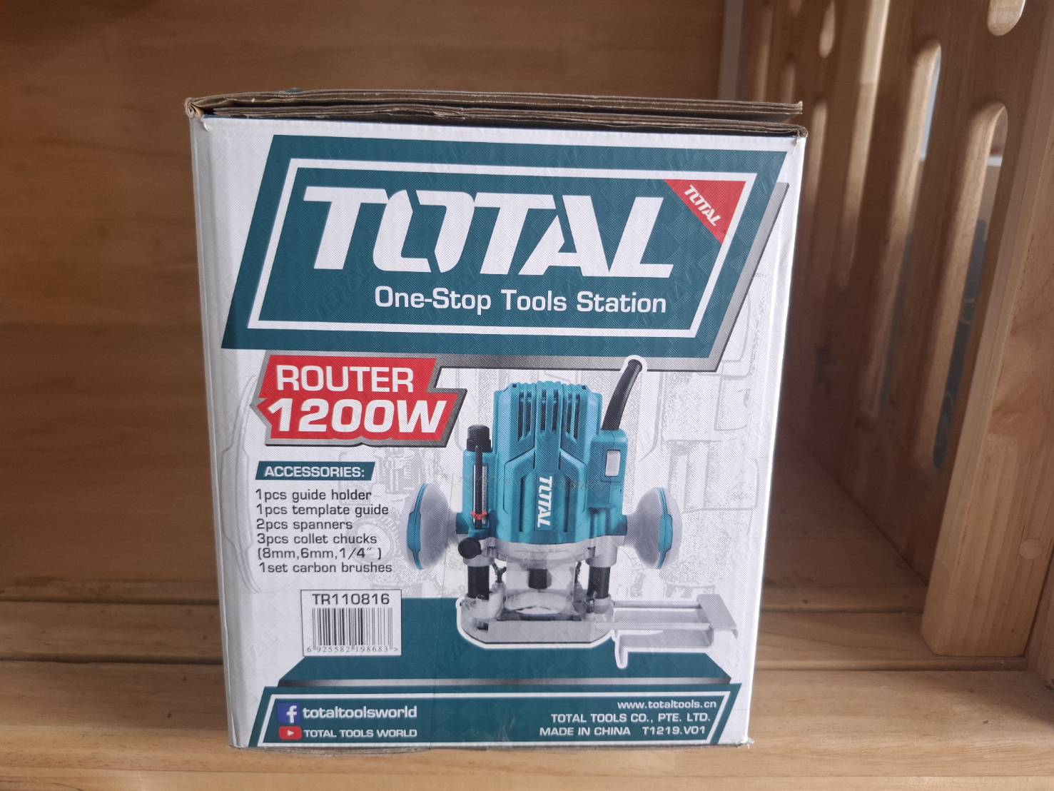 Total เราเตอร์ไฟฟ้า 1200 วัตต์ รุ่น TR-110816 TR