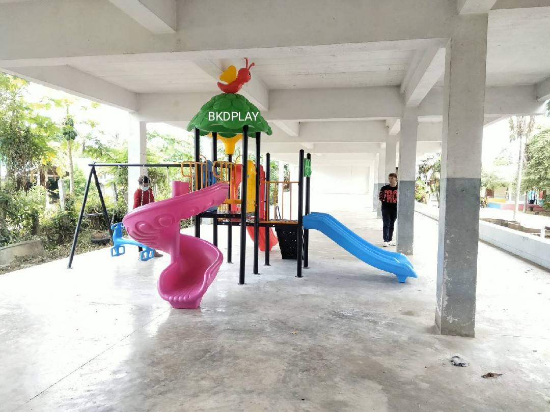 เครื่องเล่นสนามกลางแจ้ง ในร่ม ชุดแมลงปอพร้อมชิงช้า,สไลเดอร์ใหญ่ 4 ทาง,ครุภัณฑ์สนามเด็กเล่น,งบ.สพฐ,โครงการโรงเรียนประชารัฐ, เครื่องเล่นสนามระดับก่อนประถมศึกษา, งบประมาณ80,000