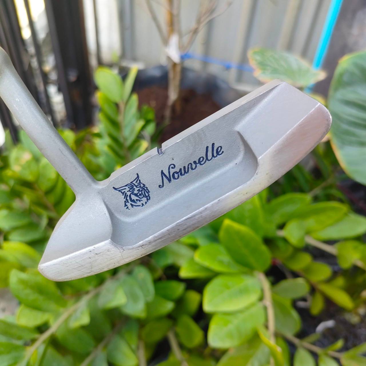 PUTTER LYNX NOUVELL ความยาว 33 นิ้ว สภาพสวย พัตต์ง่าย ทรงสแตนดาร์ด น้ำหนักดี มีเส้นเล็ง เอาใจ คนรักแบรนด์ LYNX โดยเฉพาะ ไม้กอล์ฟพรีเมี่ยมมือสอง By NakaraLuxurious