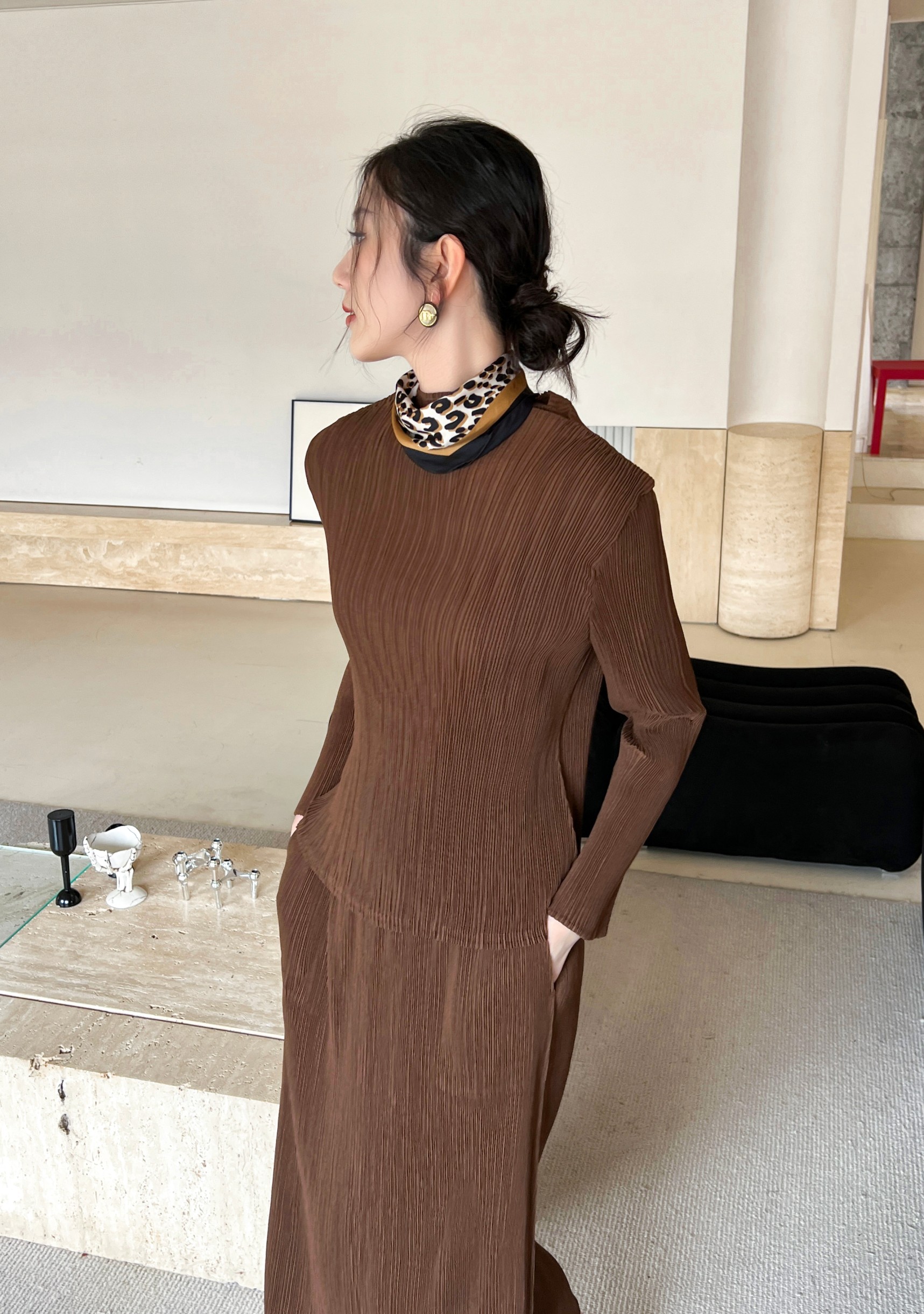 ปรับราคาลง20%!! 2MUAY รุ่น GJO11032 เสื้อพลีทผ้าแมตต์ HIGH NECK LONG SLEEVE PLEATED TOP 10 สี FREE SIZE
