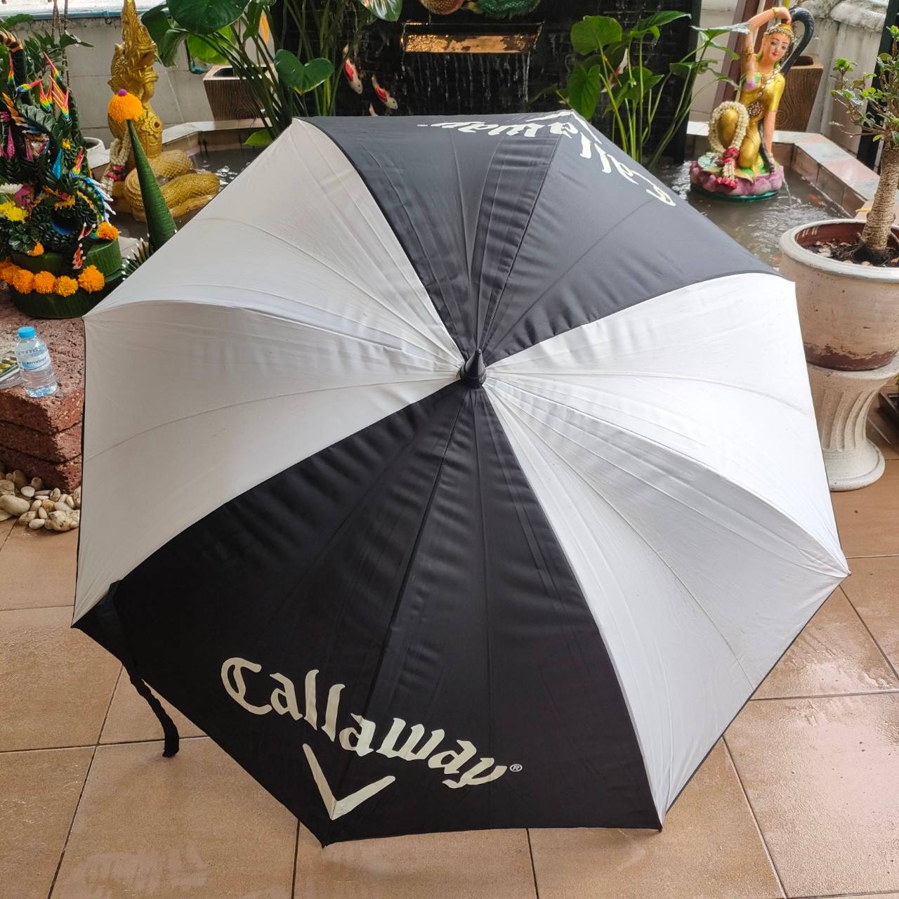 ร่มกอล์ฟ CALLAWAY มือสอง ร่มขนาดใหญ่!! ด้านในเคลือบกันแสง UV อย่างดี ใช้ดีมาก!! ก้านแข็งแรงทนทานไม่หักง่าย!! มือสอง ของแท้ BY NakaraLuxurious