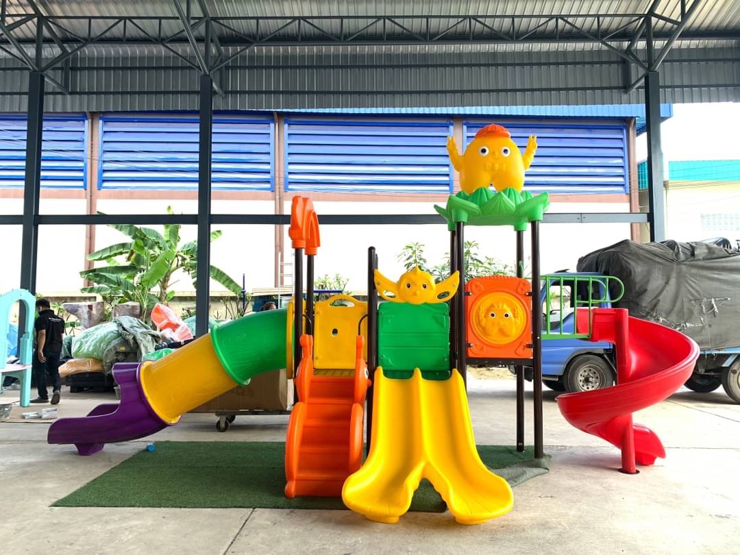 เครื่องเล่นสนามกลางแจ้ง ชุดแม่ไก่, สนามเด็กเล่น เครื่องเล่นสนามกลางแจ้ง ในร่มราคาถูก เครื่องเล่นสนามปฐมวัย playground outdoorplayground ครุภัณฑ์สนามเด็กเล่น, สพฐ,โครงการโรงเรียนประชารัฐ ศูนย์พัฒนาเด็กเล็ก