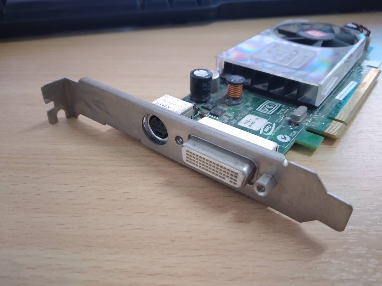 ATI Radeon 256MB PCI Express DMS-59 S-Video Graphics Card 7120035100G (003A2)