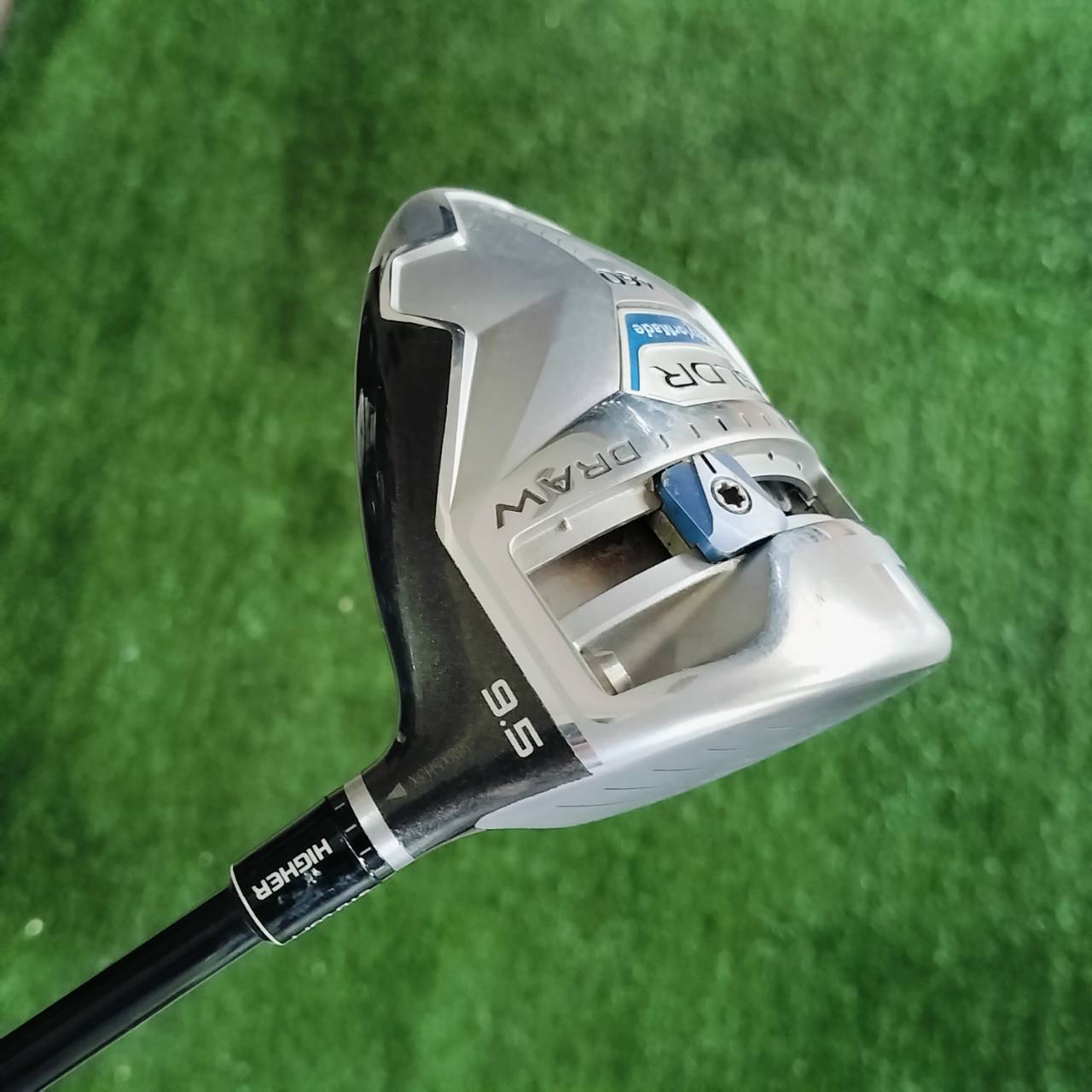 Driver Taylormade SLDR องศา 9.5 เทคโนโลยีดี สามารถปรับวิถีของลูกได้ ทั้ง FADE และ DRAW ได้ และสามารถปรับมุมเหินที่คอไม้ได้อีกด้วย ไม้กอล์ฟพรีเมี่ยมมือสอง ของแท้ By NakaraLuxurious
