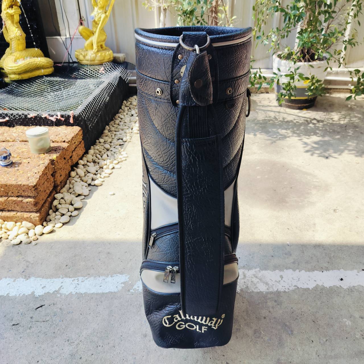ถุงกอล์ฟ Callaway C4 มีแป๊ก COVER หลุด 1 จุด นอกนั้นสภาพสวยสมบูรณ์ สภาพเดิมๆ ถุง TOUR ใบใหญ่