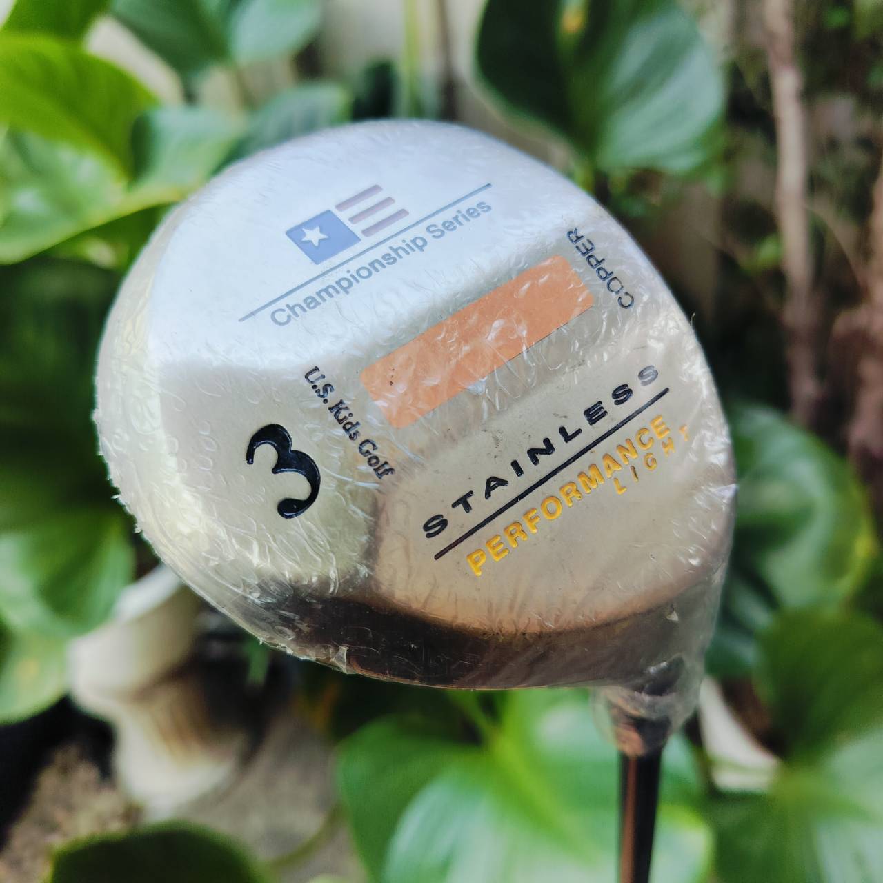 FW3 USKG CHAMPIONSHIP SERIES STAINLESS PERFORMANCE LIGHT ความยาว 41 นิ้ว สำหรับช่วงอายุ 9-11 ก้าน PERFORMANCE มีทองแดงผสม เพื่อทำบล๊านซ์ และดึง CG ให้ต่ำลง ดีที่สุดสำหรับๆน้องๆนักกอล์ฟเยาชน