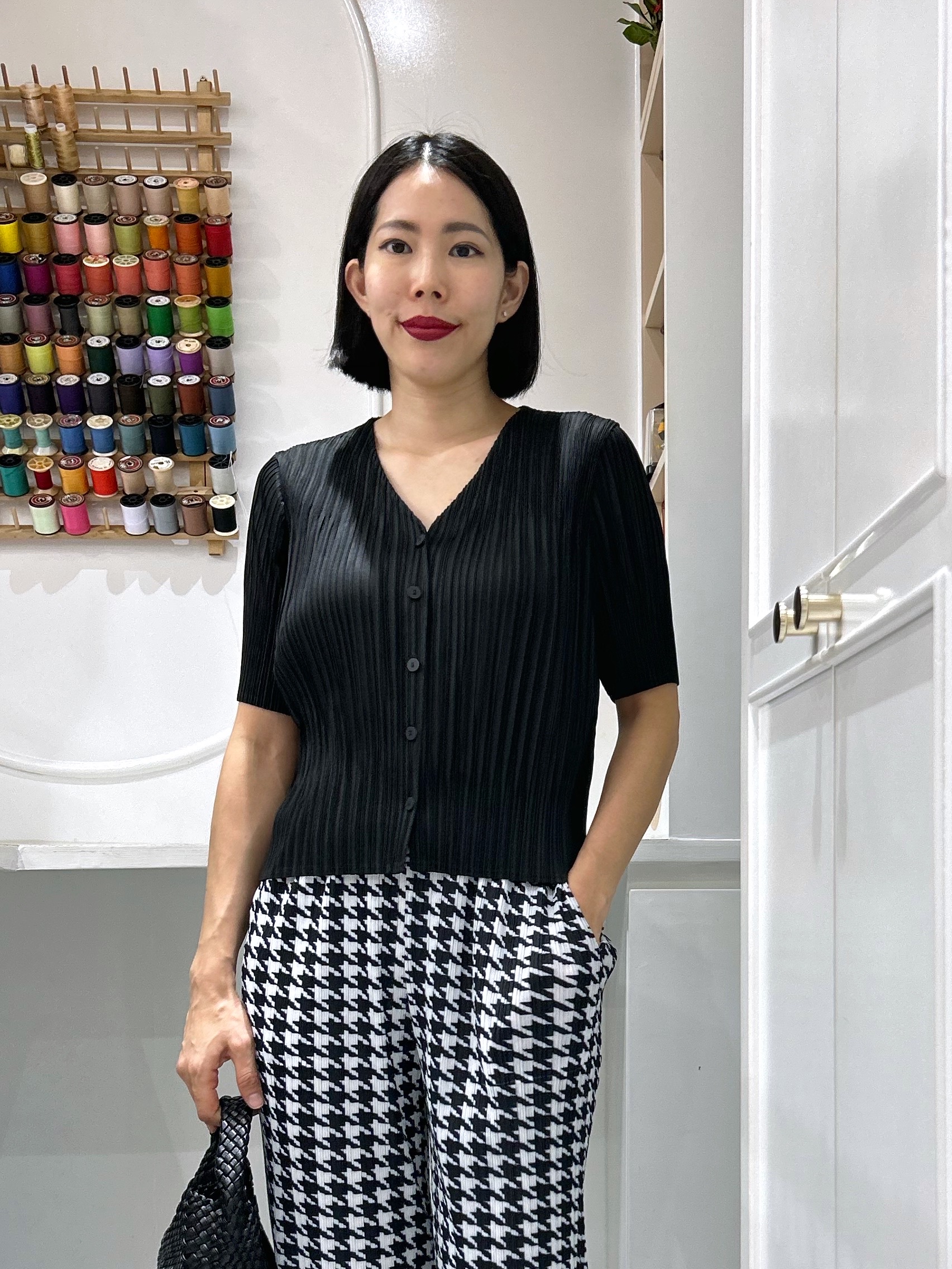 2MUAY รุ่น GJO11398 เสื้ออัดพลีท V NECK BUTTON FRONT PLEATED TOP 10 สี FREE SIZE