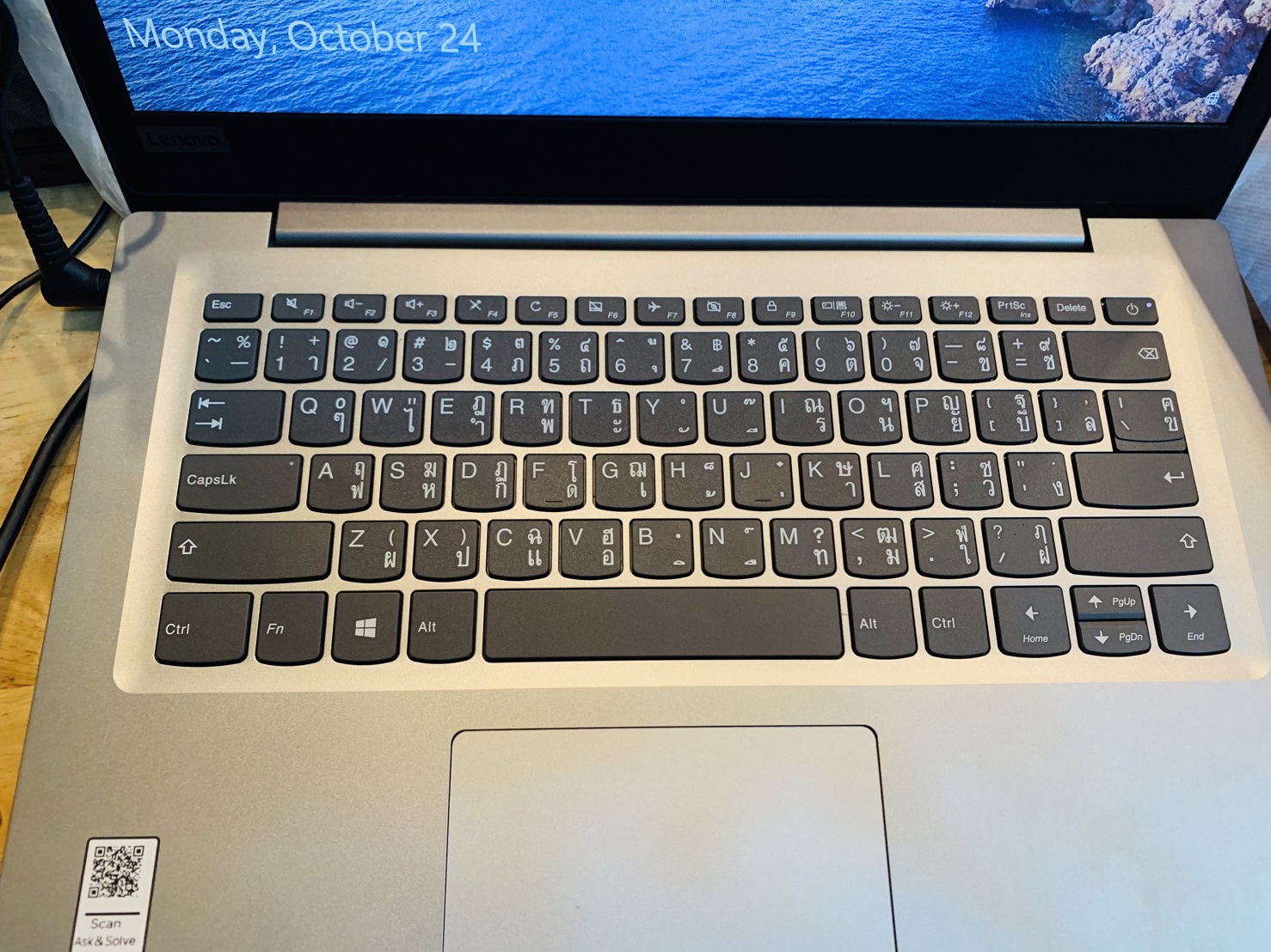 โน้ตบุ๊ค Notebook Lenovo 81A5 (N3350/4GB/128GB)+Adapter