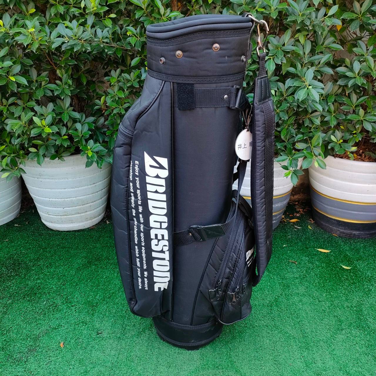 ถุงกอล์ฟ BRIDGESTONE มือสอง **ถุงกอล์ฟมีตำหนิ เเป๊กหลุด 1จุด มีรูปอยู่ที่รูปสุดท้ายค่ะ ** สภาพนอกนั้นใช้งานได้ปกติ ถุงสวยเลยค่ะ