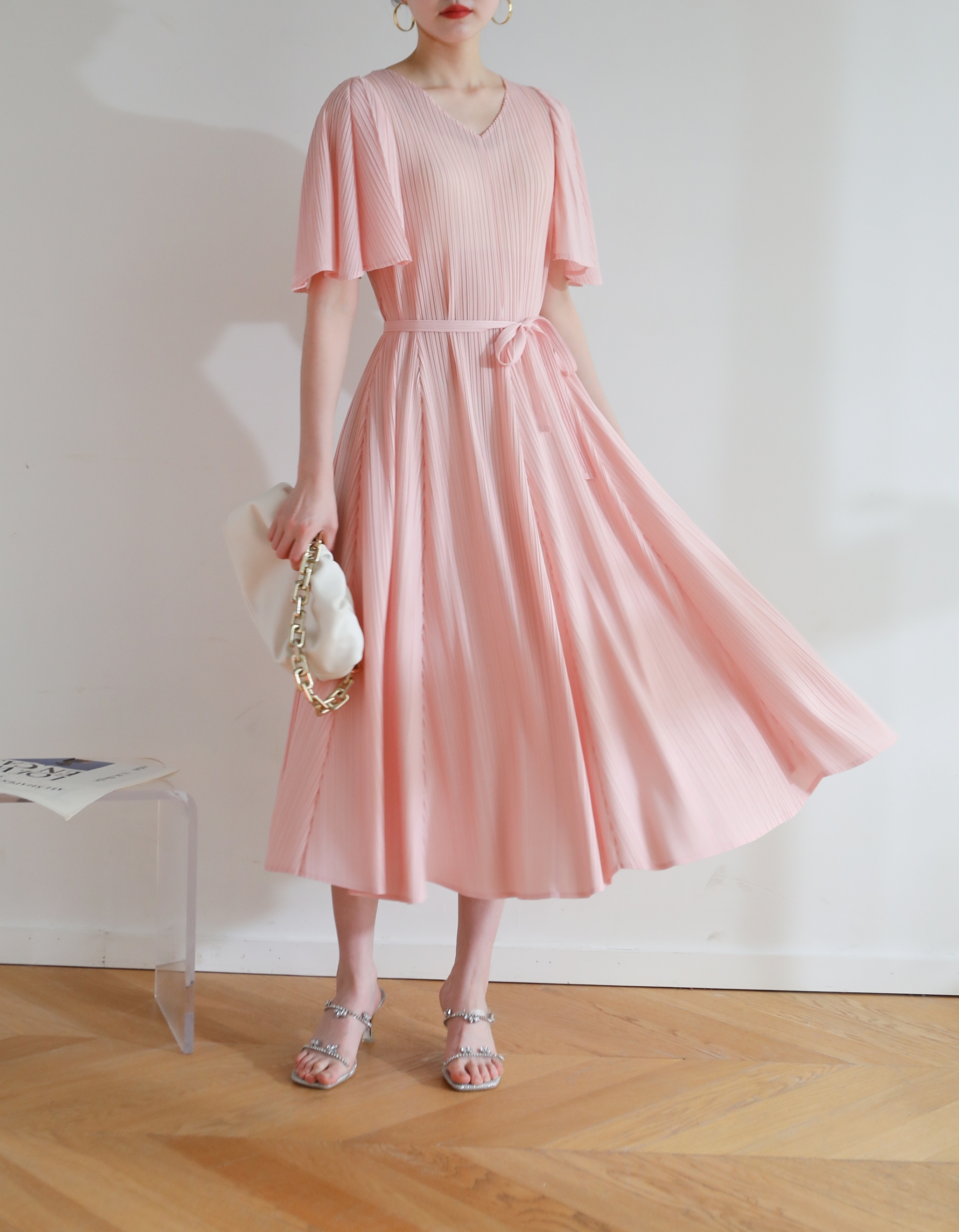 2MUAY รุ่น GJO3653 เดรสผู้หญิง เดรสพลีทคุณภาพ 10สี FREE SIZE V NECK FLARE SLEEVE PLEATED DRESS