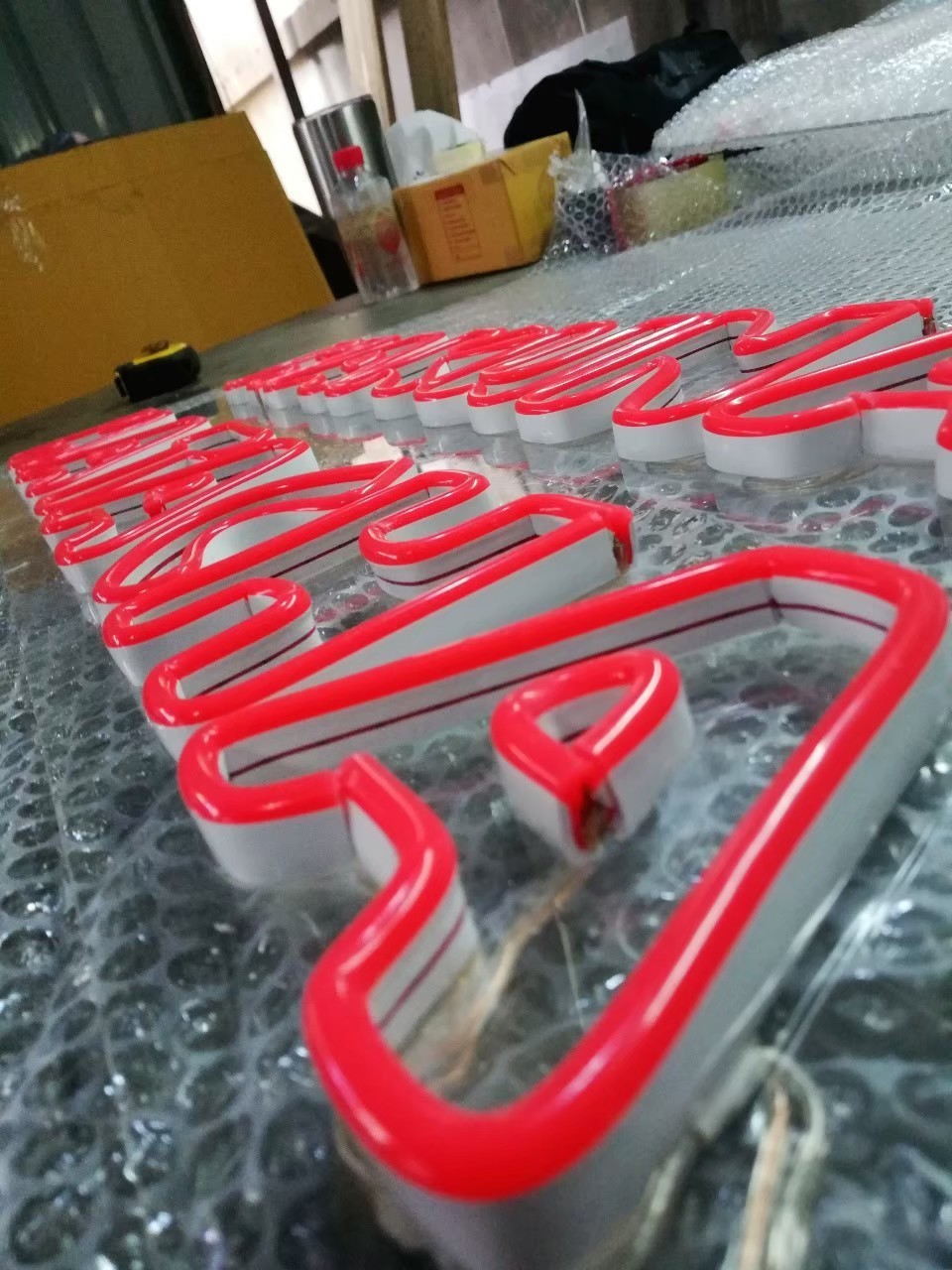 ป้ายไฟนีออน