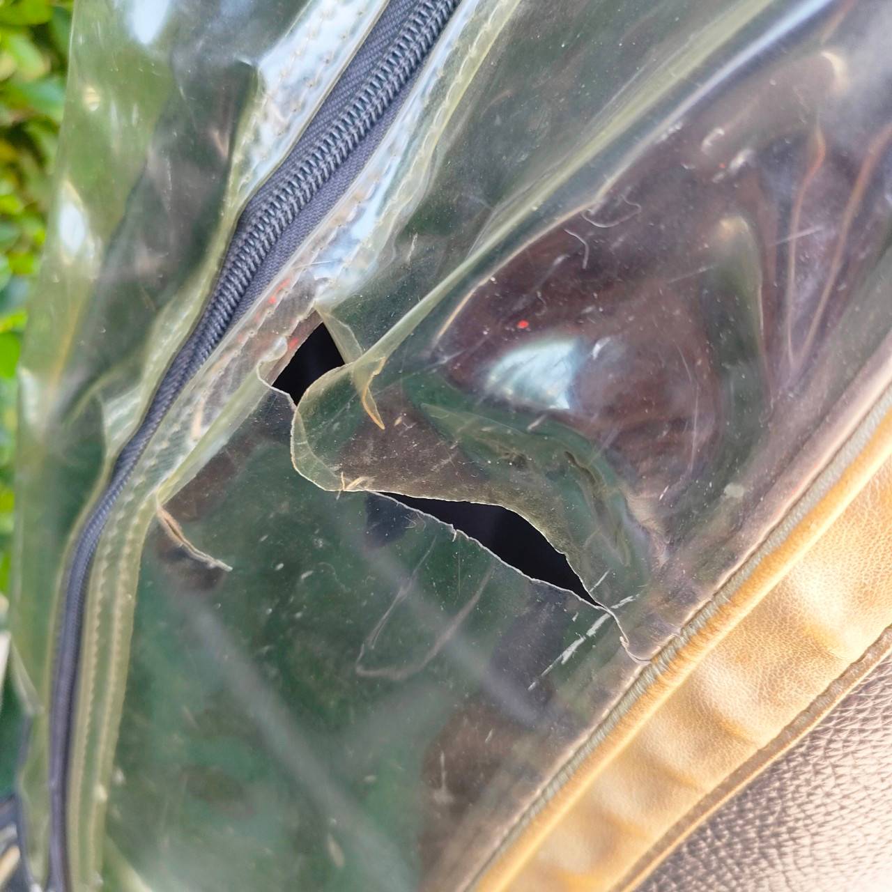 ถุงกอล์ฟ SAMURAI - DRAGON มือสอง ของแท้ ถุง Tour 9 นิ้ว ลายสวยมากๆ ** ใบนี้มีตำหนิที่ COVER ** มีรูปให้ชมครับ แต่ส่วนของถุง สภาพเดิม สวยๆเลยครับผม