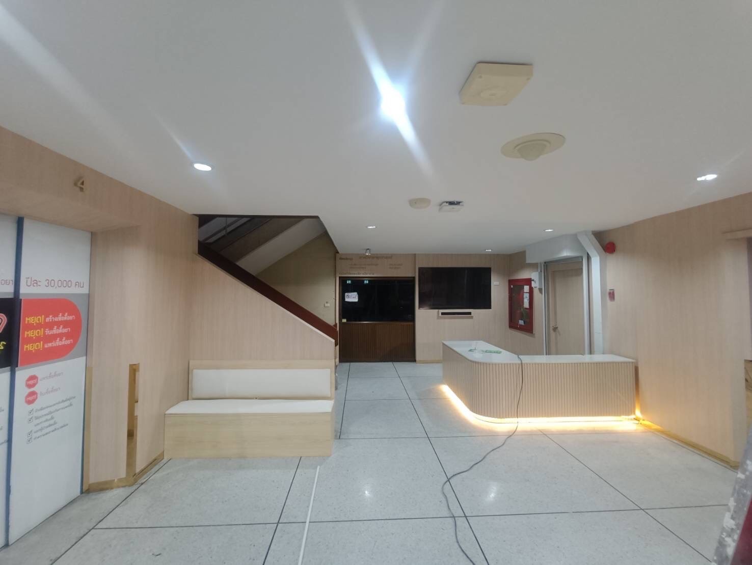 งานปรับปรุงโถงลิฟต์ รพ.ศิริราช (ตึกอัษฎางค์) ชั้น4