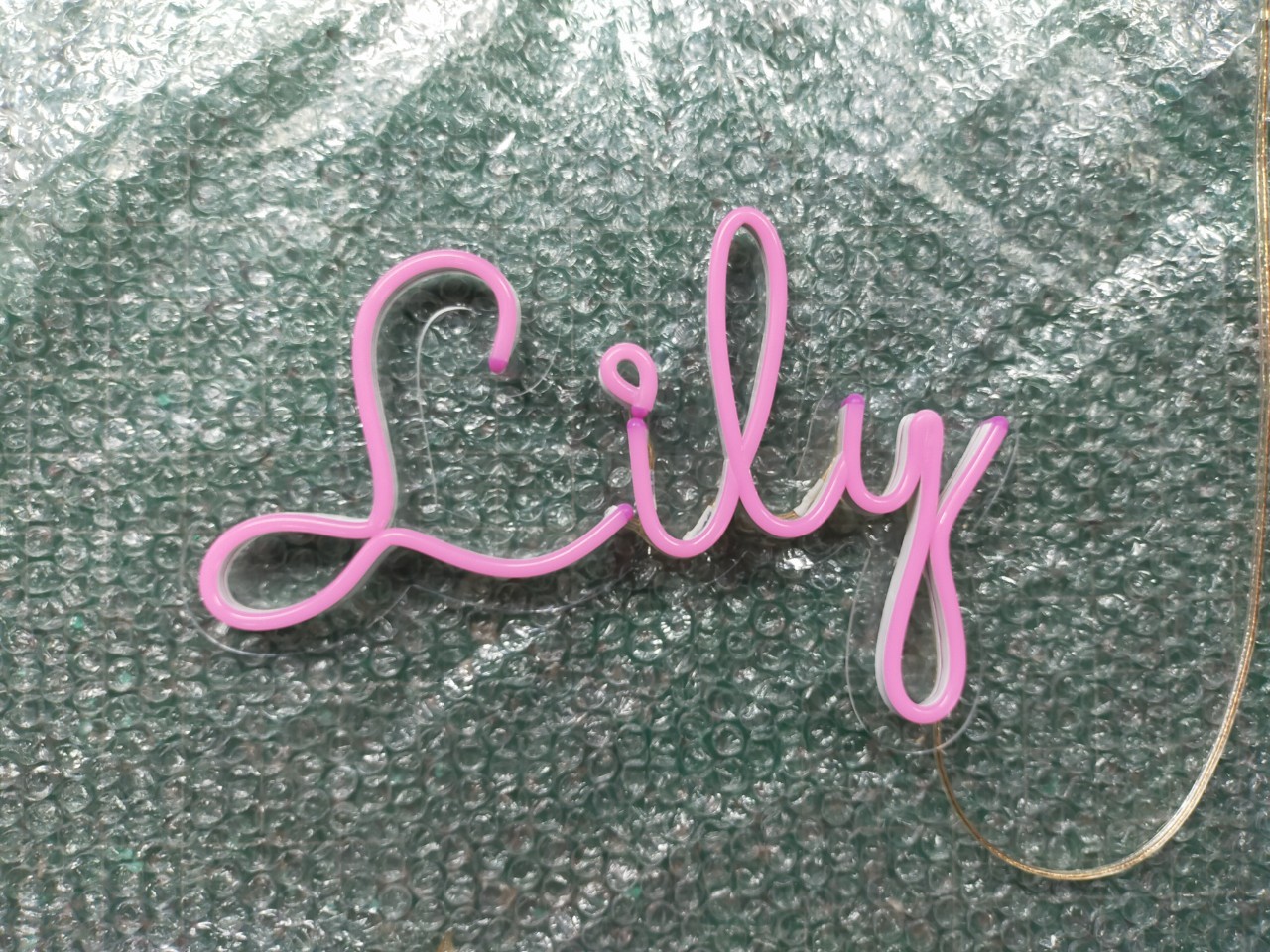 ไฟนีออน เฟค