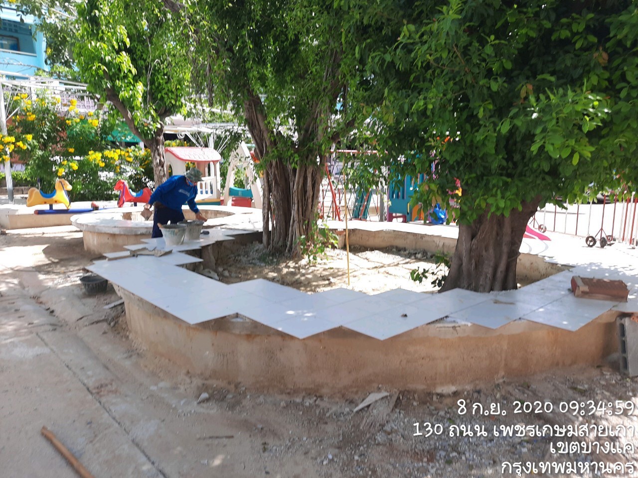 ราชวินิตประถม(บางแค)ทำเวที,ประตู,ที่นั่ง,สนามเด็กเล่น