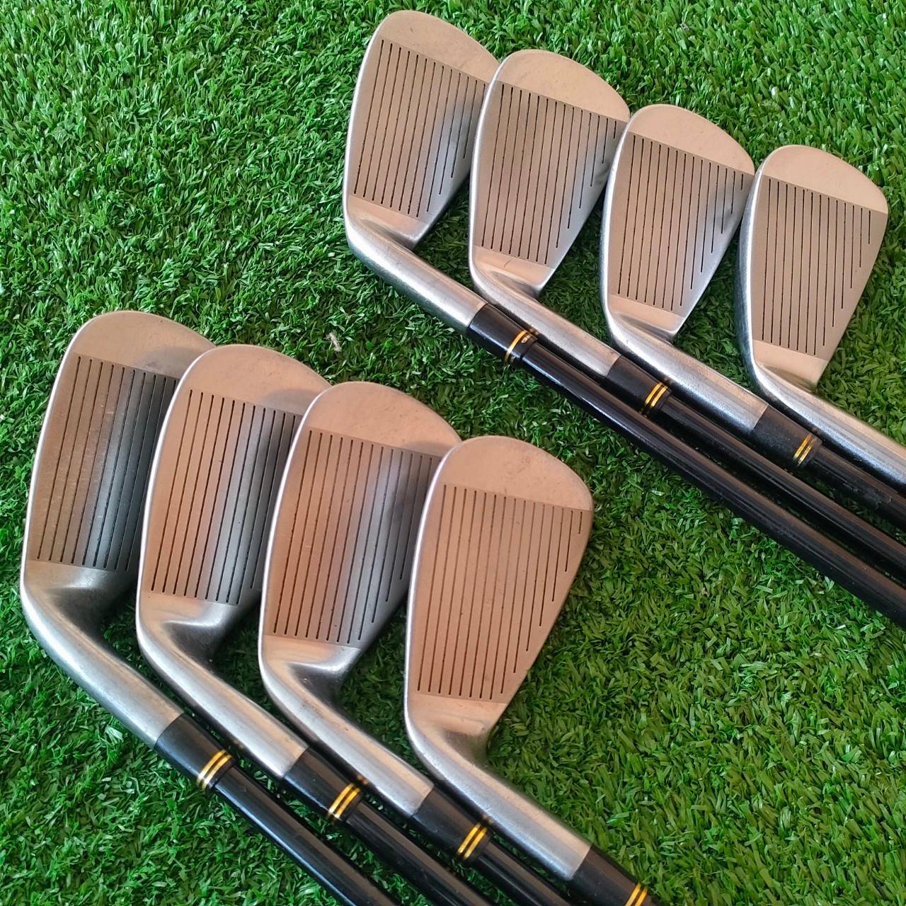 ชุดเหล็ก CLASSIC SS-202 H 4 ดาว มีเหล็ก 4-9 เเละ PW SW ก้าน NEW SUPER POWER SHAFT FLEX R เหล็ก CAVITY ลึก ตีง่ายตีสบาย ก้านกราไฟต์ 4 ดาว เบาและนุ่มเป็นเหล็กที่ตีสบาย!!! ไม้กอล์ฟมือสอง ของแท้ BY NakaraLuxurious