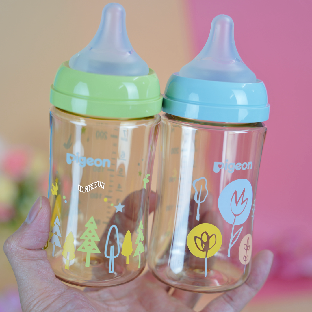 Pigeon พีเจ้น ขวดนมสีชา 8 ออนซ์.+ จุกซอฟท์ทัช พลัส M แพค3ขวด ลาย Natural