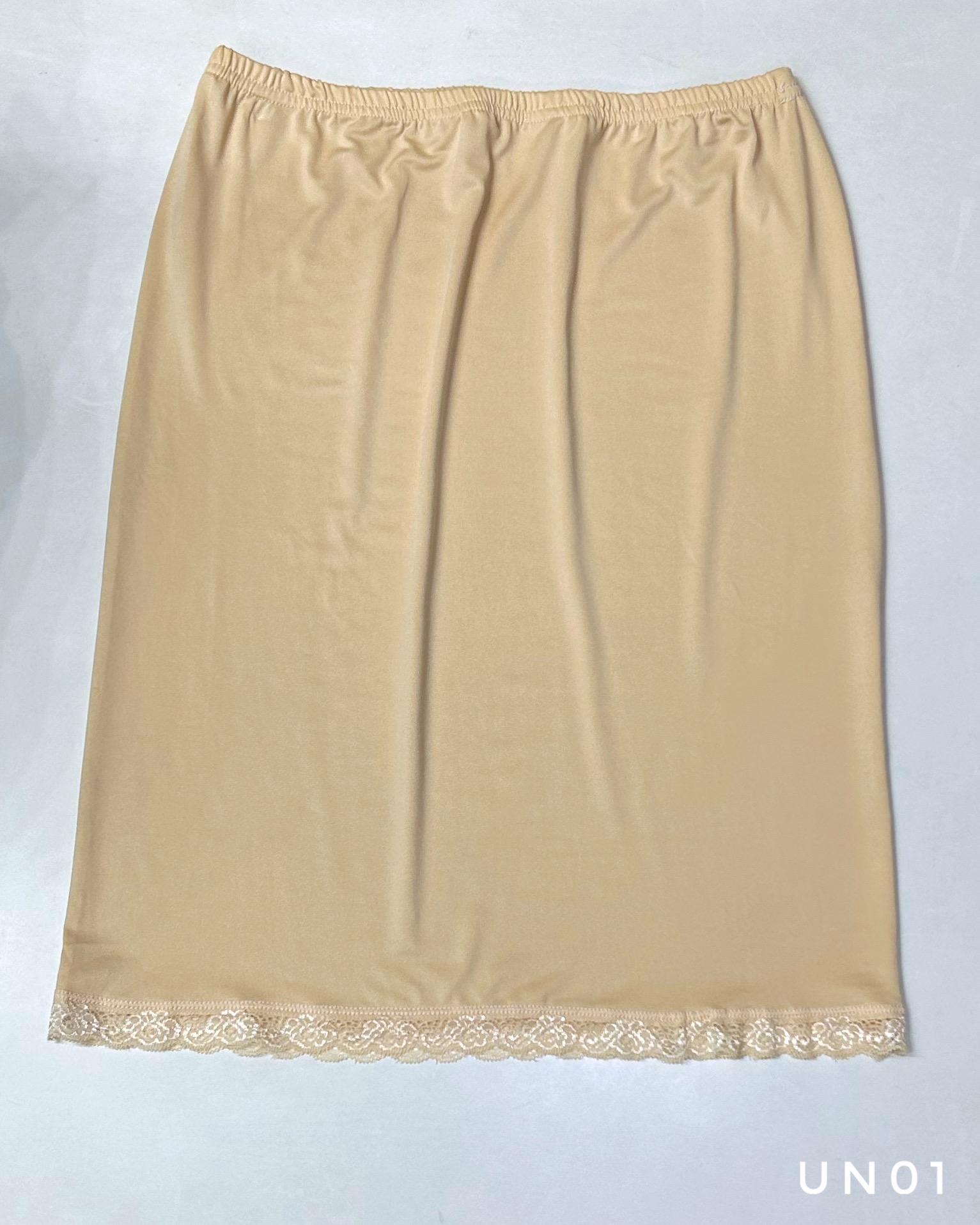 ยาว 20.5นิ้ว 2MUAY UNDERWEAR รุ่น UN กระโปรงซับใน สลิปกันโป๊ ที่เหมาะกับ กระโปรงอัดพลีท / เดรสอัดพลีท ทุกรุ่น