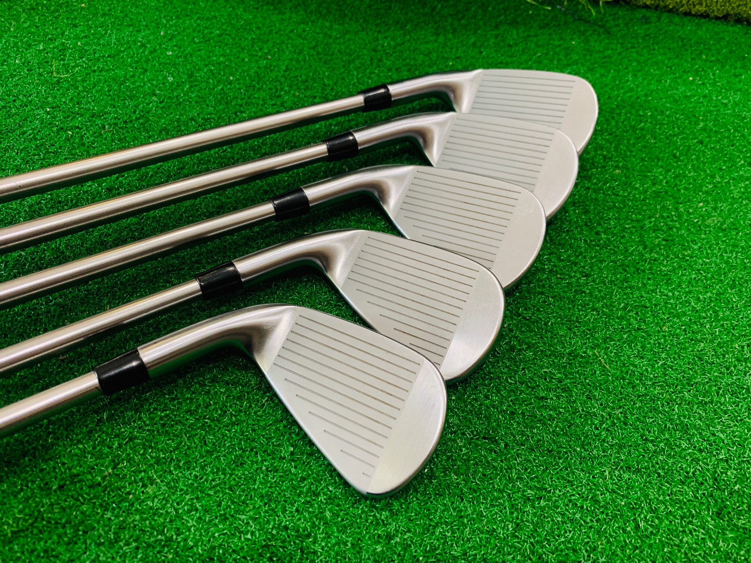 IRON SET TITLEIST VG3 (2018) 5s